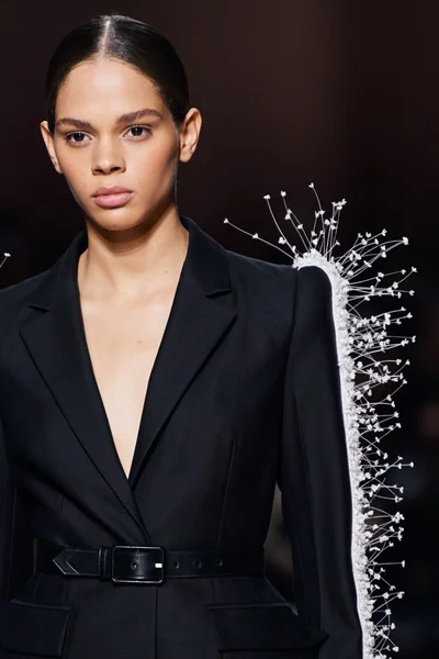 Look 32